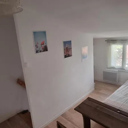 Jolie Dependance Avec Cour Interieure 2 Chambres 3 Places Aniane