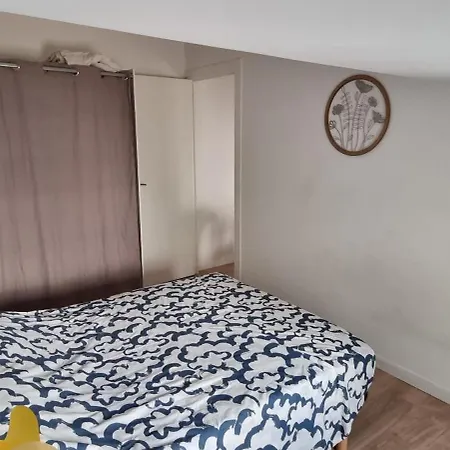 Jolie Dependance Avec Cour Interieure 2 Chambres 3 Places Ferienhaus *