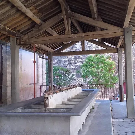 Jolie Dependance Avec Cour Interieure 2 3 Places * Aniane